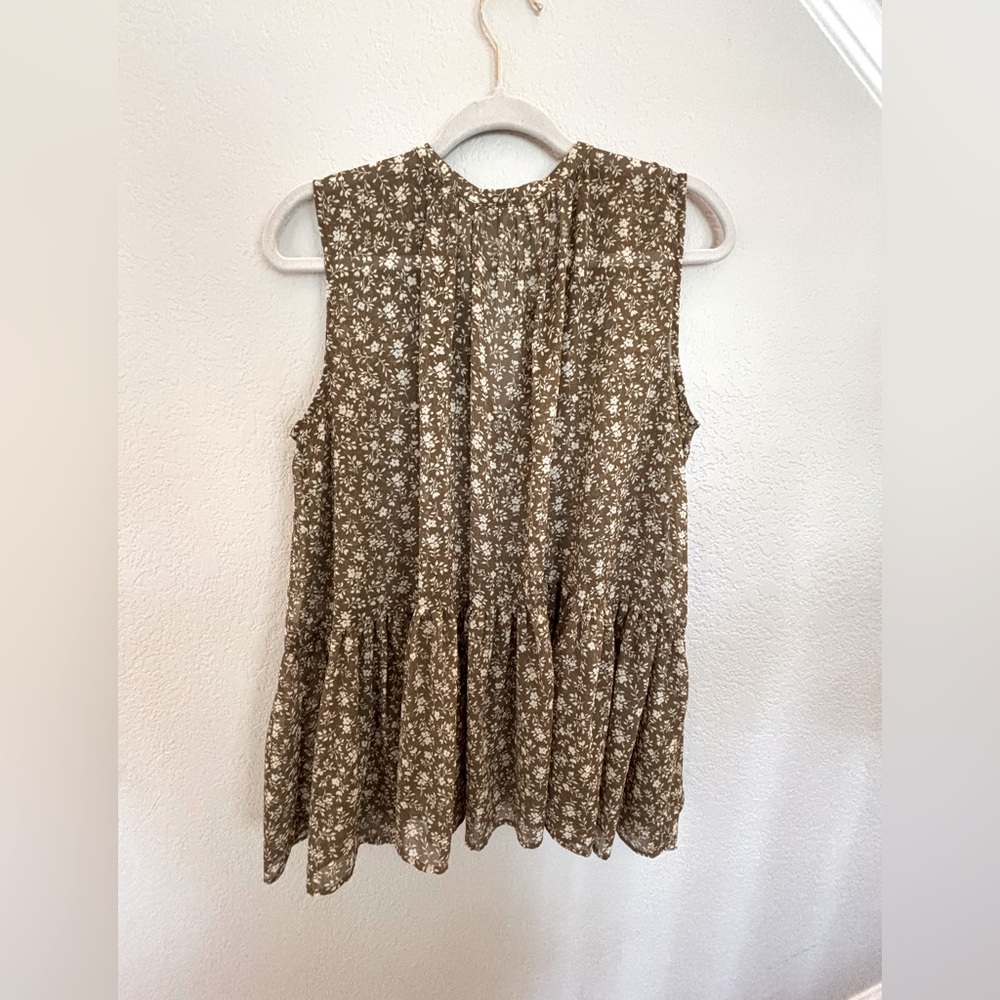 Uniqlo sheer tiered floral print tank - Picture 6 of 6